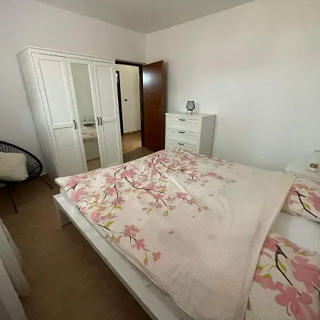 Charming Apartments In Pula Exterior photo