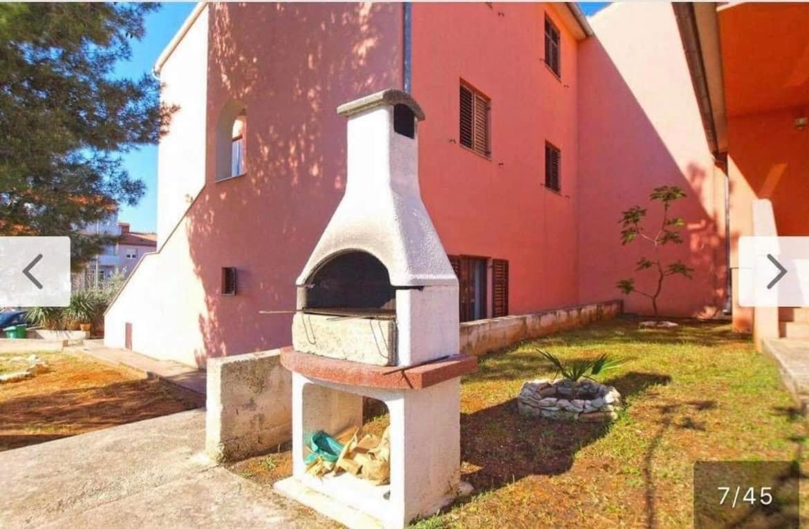 Charming In Apartmán Pula
